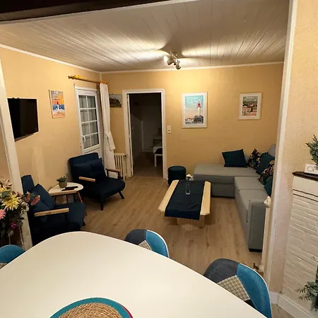 2 Pieces Avec Terrasse A Touques, Parking Privatif - Fr-1-712-88 Touques