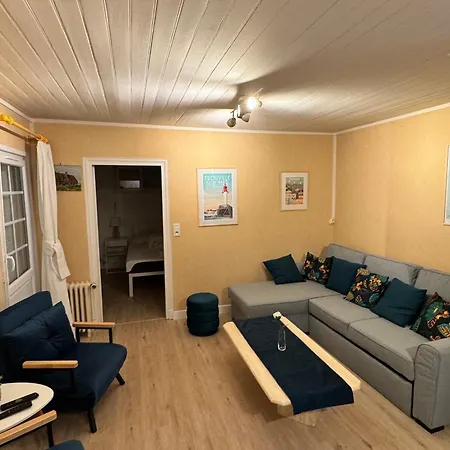 2 Pieces Avec Terrasse A Touques, Parking Privatif - Fr-1-712-88 Touques