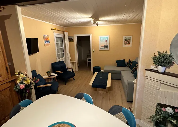 2 Pieces Avec Terrasse A Touques, Parking Privatif - Fr-1-712-88 Touques