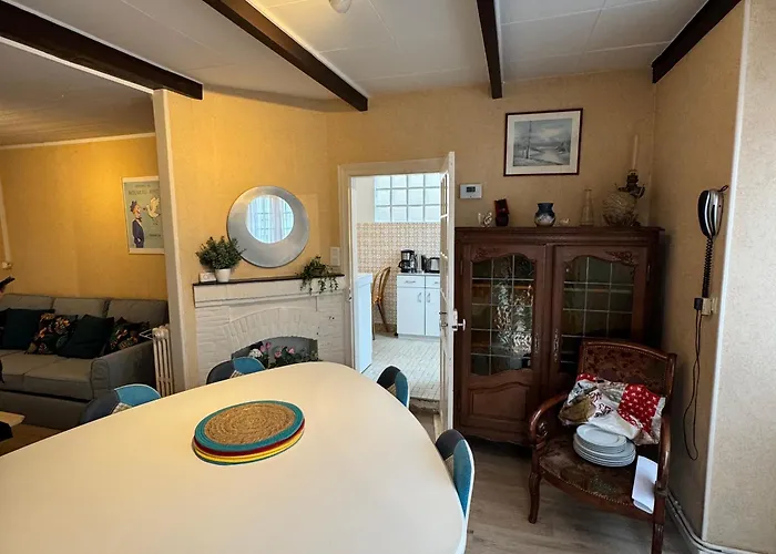 2 Pieces Avec Terrasse A Touques, Parking Privatif - Fr-1-712-88