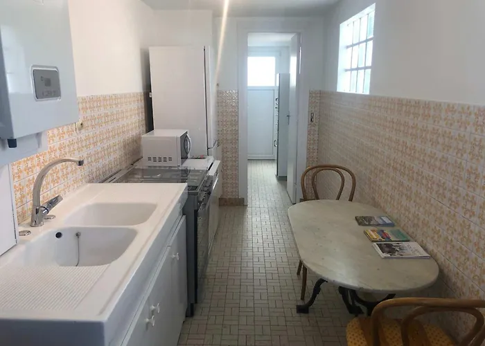 2 Pieces Avec Terrasse A Touques, Parking Privatif - Fr-1-712-88 * Touques