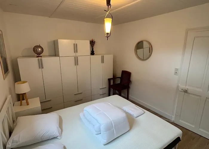 Apartment 2 Pieces Avec Terrasse A Touques, Parking Privatif - Fr-1-712-88 Touques