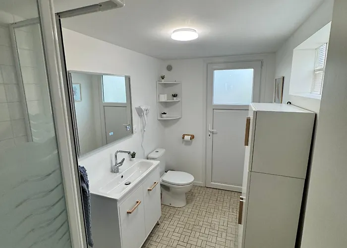 Apartment 2 Pieces Avec Terrasse A Touques, Parking Privatif - Fr-1-712-88