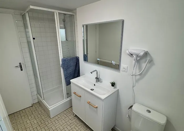 2 Pieces Avec Terrasse A Touques, Parking Privatif - Fr-1-712-88 Apartment *